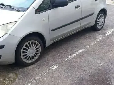 Usata Mitsubishi Colt Inform 95 CV (69 kW) 2005 Grigio Utilitaria