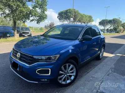 Usata VW T-Roc Advance 150 CV (110 kW) 2018 Bluazzurro SUV