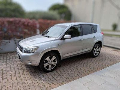 Usata Toyota RAV4 Luxury 177 CV (130 kW) 2007 Argento SUV
