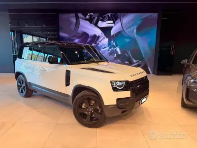 Usata Land Rover Defender S 200 CV (147 kW) 2024 Bianco SUV