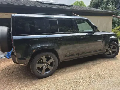 Usata Land Rover Defender SE Dynamic 200 CV (147 kW) 2024 Nero SUV