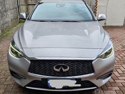 Usata Infiniti Q30 109 CV (80 kW) 2016 Grigio Utilitaria