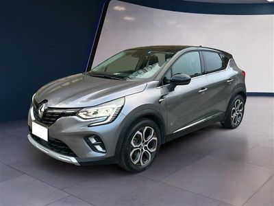 Usata Renault Captur Techno 145 CV (106 kW) 2022 Grigio scuro SUV