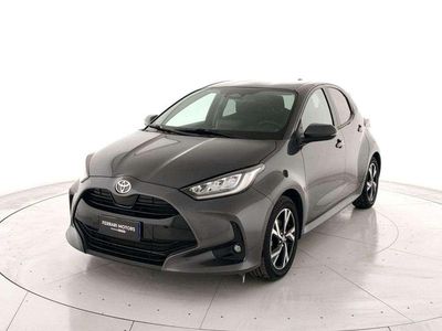 Usata Toyota Yaris Hybrid Trend 92 CV (67 kW) 2025 Dark grey Utilitaria