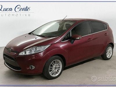 Usata Ford Fiesta Titanium 96 CV (70 kW) 2010 Rosso Utilitaria