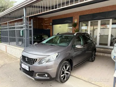 Usata Peugeot 2008 GT-line 99 CV (72 kW) 2016 Grigio SUV