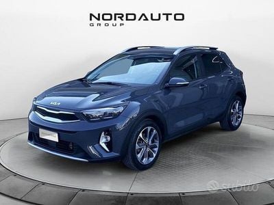 Usata Kia Stonic Style 100 CV (73 kW) 2022 Grigio SUV