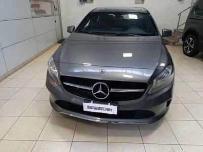 Usata Mercedes A180 Business 109 CV (80 kW) 2018 Grigio Berlina
