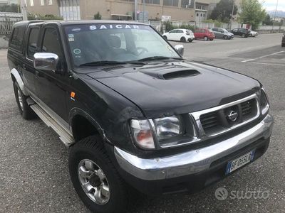 Usata Nissan Navara 103 CV (75 kW) 1999 Nero Pick-up