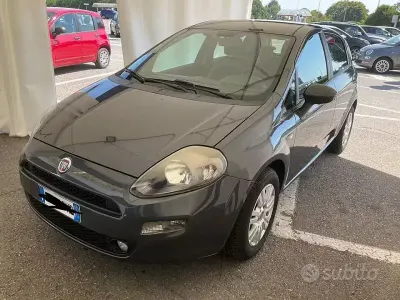 Usata Fiat Punto Pop 77 CV (56 kW) 2012 Grigio Utilitaria