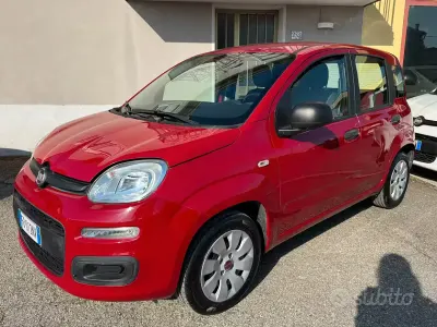 Usata Fiat Panda Pop 69 CV (50 kW) 2015 Rosso Utilitaria