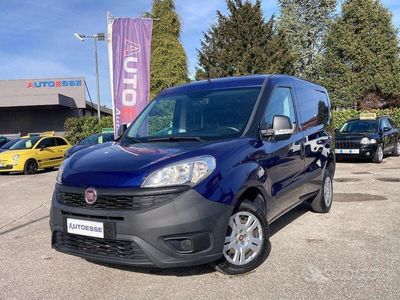 Usata Fiat Doblò 95 CV (69 kW) 2016 Blu Monovolume