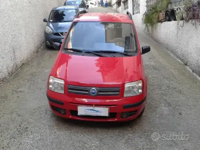 Usata Fiat Panda Emotion 60 CV (44 kW) 2007 Rosso Utilitaria