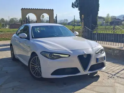 Usata Alfa Romeo Giulia Business 180 CV (132 kW) 2016 Bianco Berlina