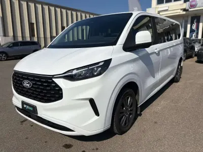 Usata Ford Tourneo Custom Titanium 136 CV (100 kW) 2024 Bianco Furgone