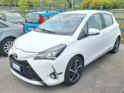 Second-hand Toyota Yaris Lounge 72 CP (52 kW) 2018 Alb Hatchback