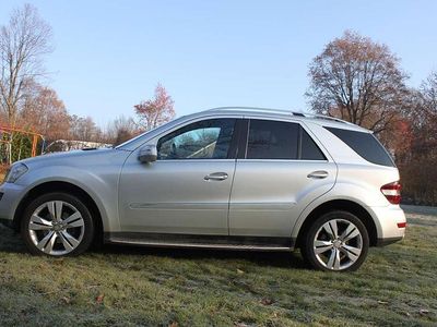 Usata Mercedes ML320 224 CV (164 kW) 2008 Argento SUV
