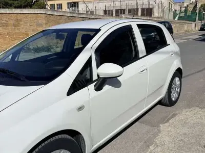 Usata Fiat Grande Punto Emotion 90 CV (66 kW) 2016 Utilitaria