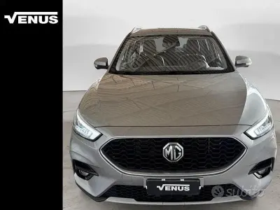 Usata MG ZS Luxury 106 CV (77 kW) 2024 Argento SUV