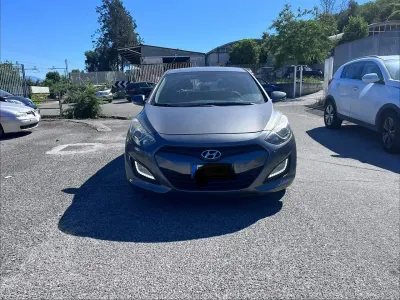 Usata Hyundai i30 Comfort 110 CV (80 kW) 2012 Grigio Berlina