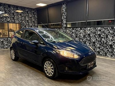 Usata Ford Fiesta Titanium 80 CV (58 kW) 2013 Blu Utilitaria