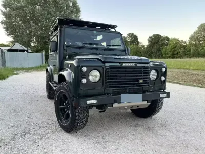 Usata Land Rover Defender 122 CV (89 kW) 2006 SUV