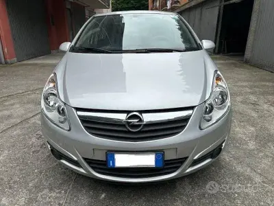 Usata Opel Corsa Enjoy 90 CV (66 kW) 2009 Grigio Utilitaria