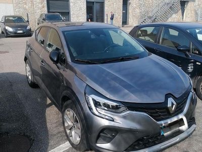Usata Renault Captur Zen 101 CV (74 kW) 2021 Grigio SUV