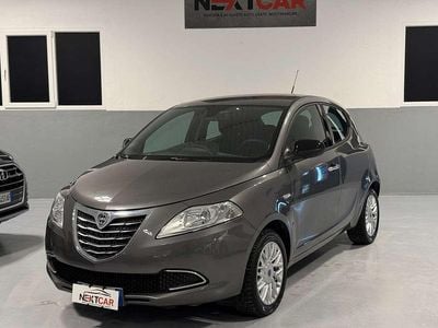 Usata Lancia Ypsilon Platinum 69 CV (50 kW) 2015 Grigio Utilitaria