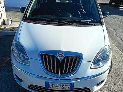 Usata Lancia Musa 77 CV (56 kW) 2012 Bianco Monovolume