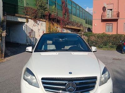 Gebraucht Mercedes R350 Premium 265 PS (194 kW) 2011 Weiß Van / Kleinbus