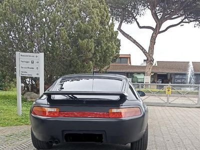 Porsche 928