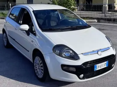 Usata Fiat Punto Evo Active 75 CV (55 kW) 2011 Bianco Utilitaria