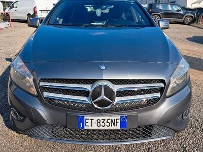 Usata Mercedes A180 108 CV (79 kW) 2014 Grigio Berlina