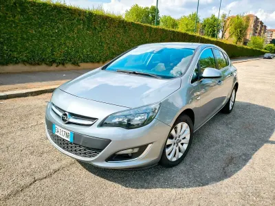 Brugt Opel Astra Cosmo 110 HK (80 kW) 2014 Grå Sedan