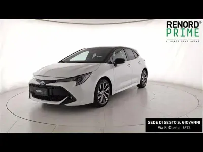 Usata Toyota Corolla Active 98 CV (72 kW) 2022 Bianco Berlina