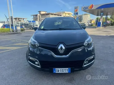 Usata Renault Captur 90 CV (66 kW) 2014 Grigio SUV