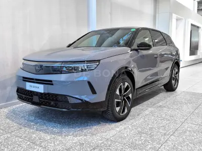 Nuova Opel Grandland X 145 CV (106 kW) 2026 Grafik grey (pastello) SUV