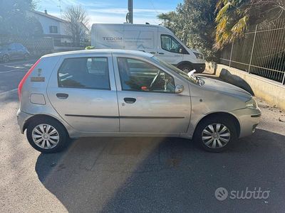 Occasion Fiat Punto 60 ch (44 kW) 2005 Gris Citadine