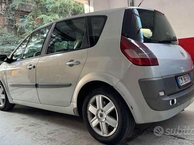 Usata Renault Scénic II 120 CV (88 kW) 2004 Grigio Monovolume