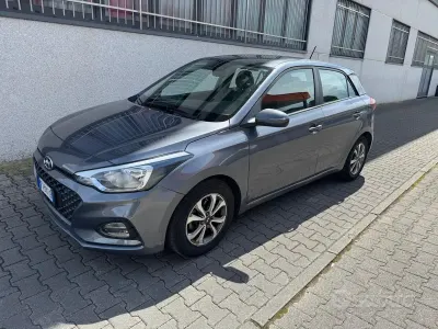Begagnad Hyundai i20 Style 75 HK (55 kW) 2019 Grå Halvkombi