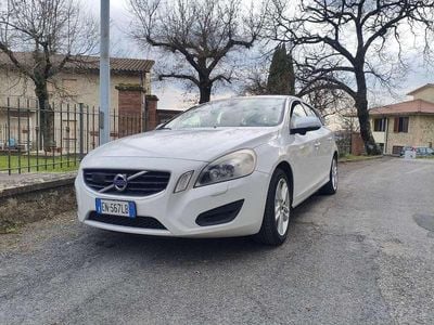 Usata Volvo V60 Momentum 136 CV (100 kW) 2012 Station wagon