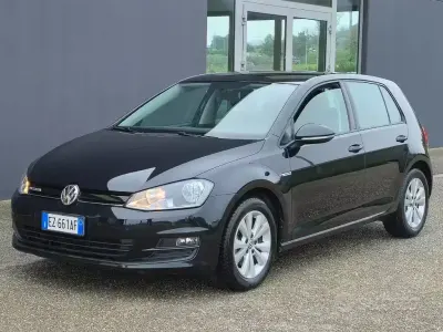 Używany VW Golf VII Trendline 110 KM (80 kW) 2015 Czarny Sedan/Limuzyna