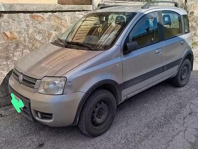 Usado Fiat Panda 4x4 69 CV (50 kW) 2006 Utilitario
