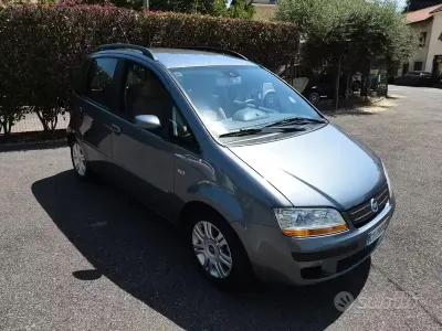 Usata Fiat Idea Emotion 95 CV (69 kW) 2005 Grigio Monovolume