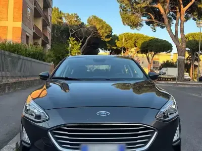 Usata Ford Focus 95 CV (69 kW) 2018 Grigio Berlina