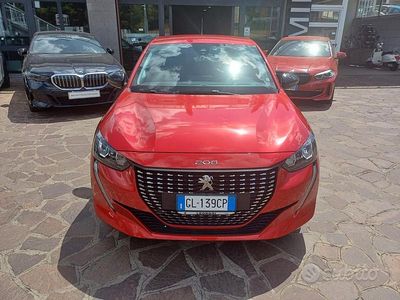 Usata Peugeot 208 Allure 75 CV (55 kW) 2022 Rosso Utilitaria