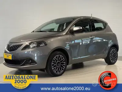 Usata Lancia Ypsilon 69 CV (50 kW) 2022 Grigio Utilitaria