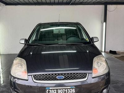 Begagnad Ford Fiesta Ghia 67 HK (49 kW) 2008 Svart Halvkombi