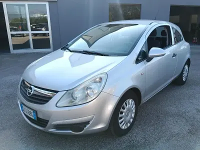 Używany Opel Corsa Club 60 KM (44 kW) 2007 Srebrny Hatchback
